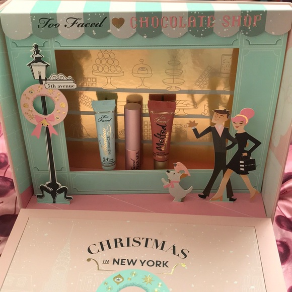 Too Faced Christmas in New York Dollhouse box - Picture 3 of 5
